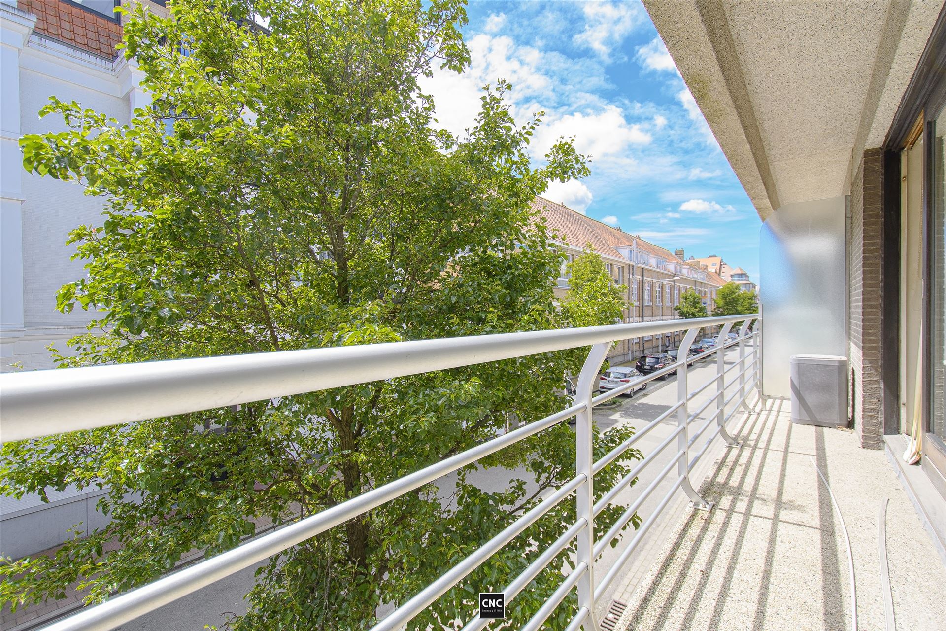 Zonnig te renoveren studio (inclusief autostaanplaats) gelegen in het hartje van Knokke foto 1