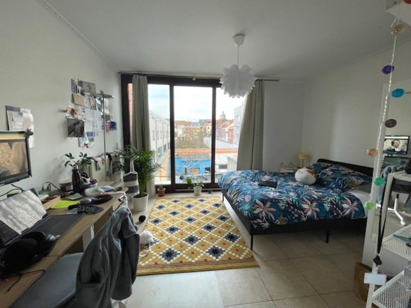 Instapklaar en ruim pand met stadskoer binnen de ring van Leuven foto 4