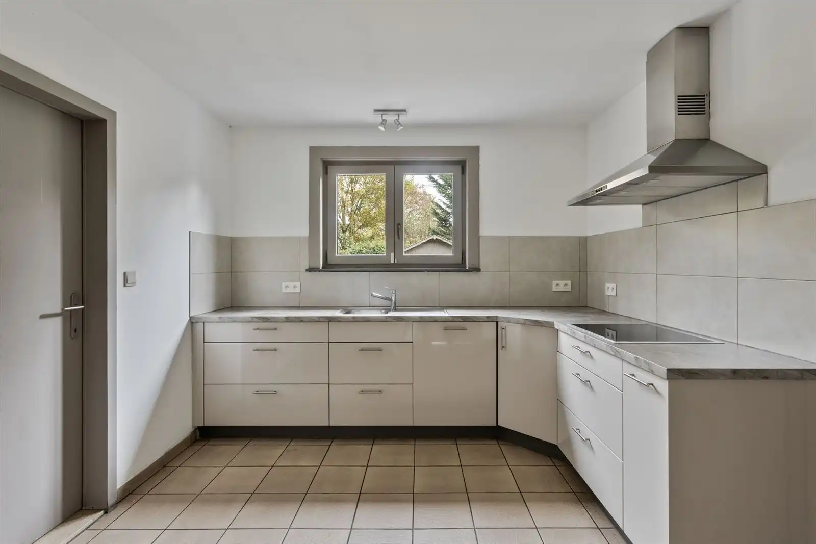 Woning gelegen in een doodlopende straat met 3 slaapkamers te Beersel  foto 7