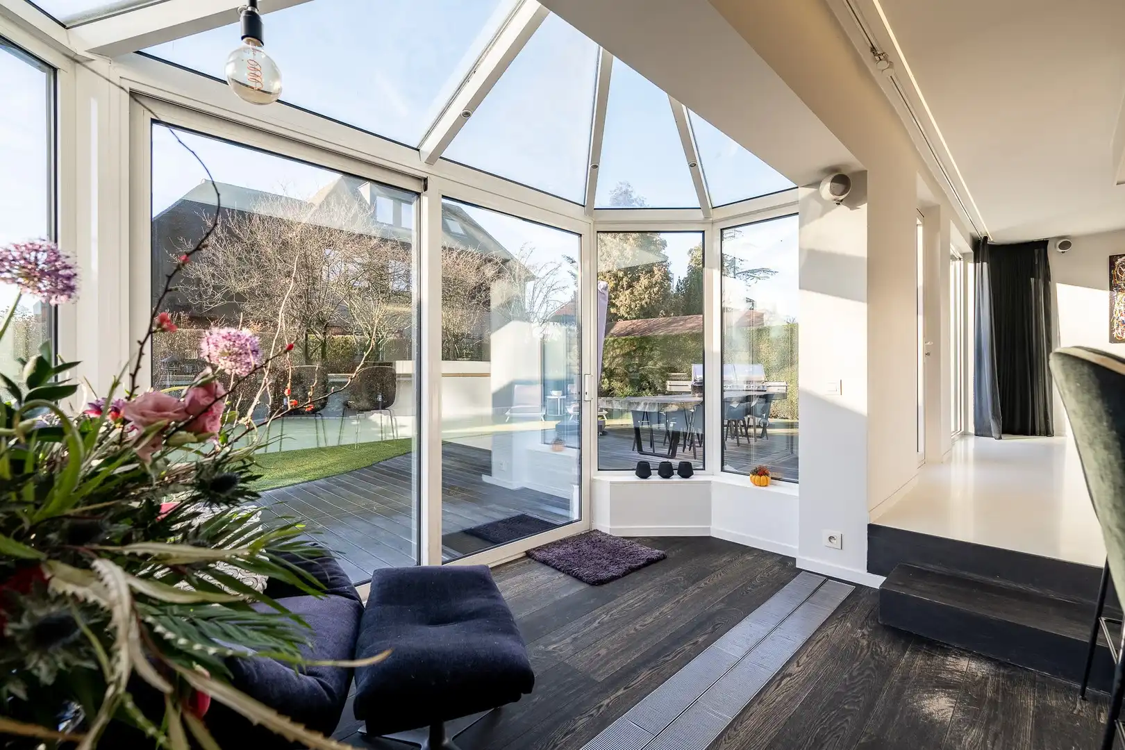 Alleenstaande villa met 4 slaapkamers in een residentiële omgeving. foto 15