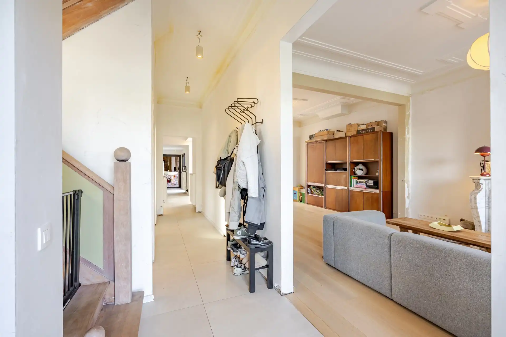 Karaktervol herenhuis met art-decoallure, ruime magazijnen en zuidgerichte tuin  foto 5