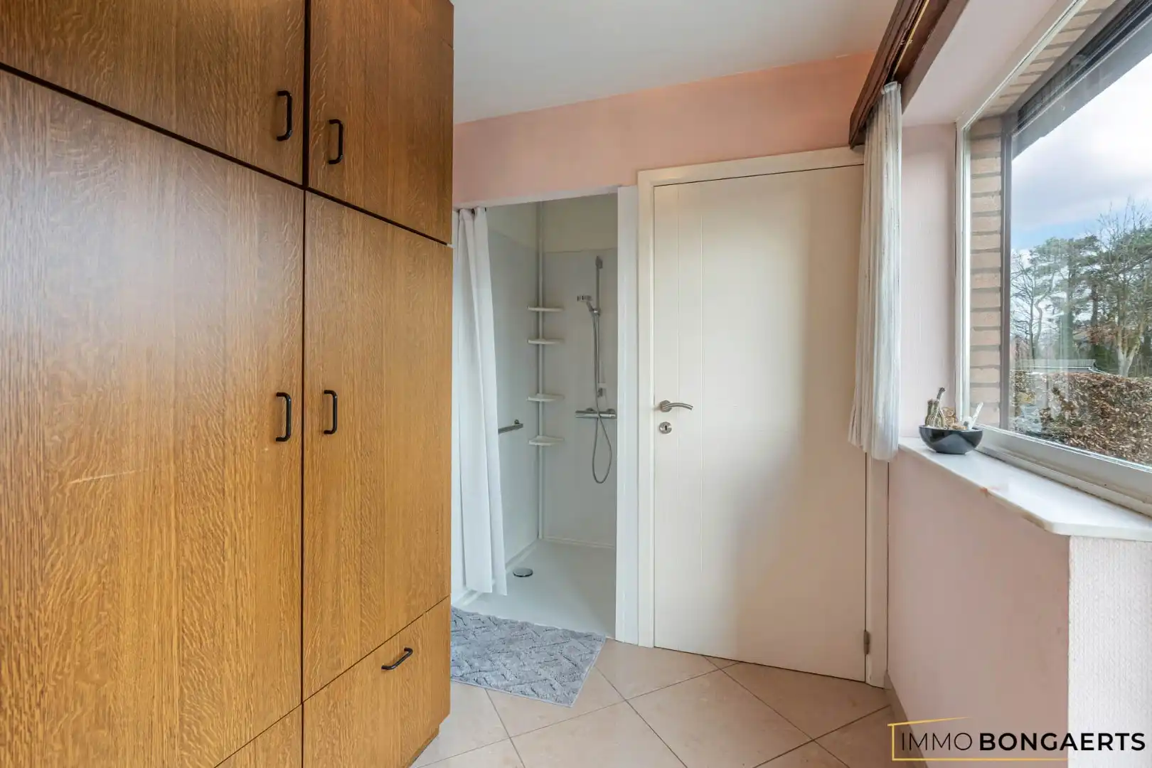 Woning met 3 slaapkamers op ruim perceel  foto 13