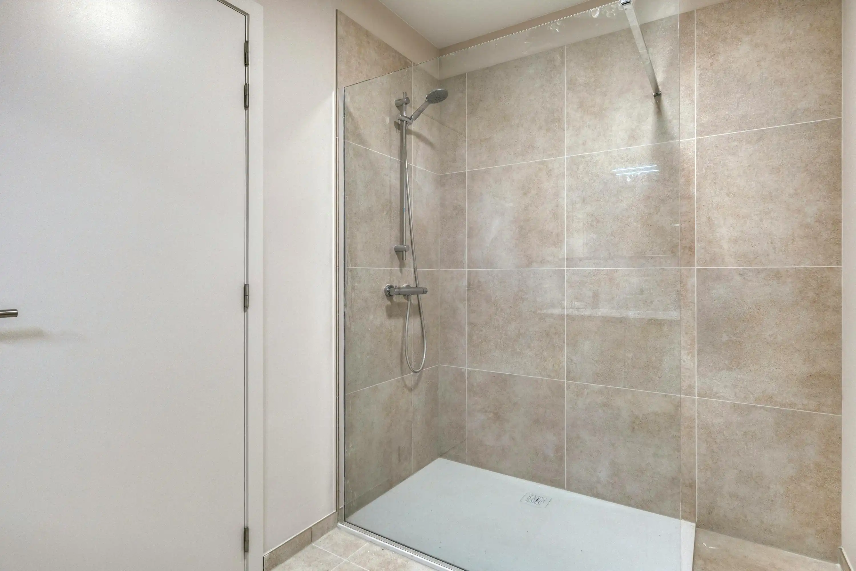 Prachtig nieuwbouwappartement met 2 kamers te koop in Vichte foto 11