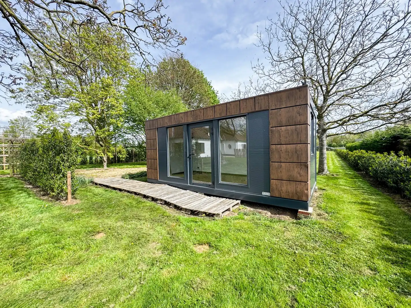 Eigendom met loods, zwembad en multifunctionele bureauruimte op een perceel van ca. 2.700 m² foto 19