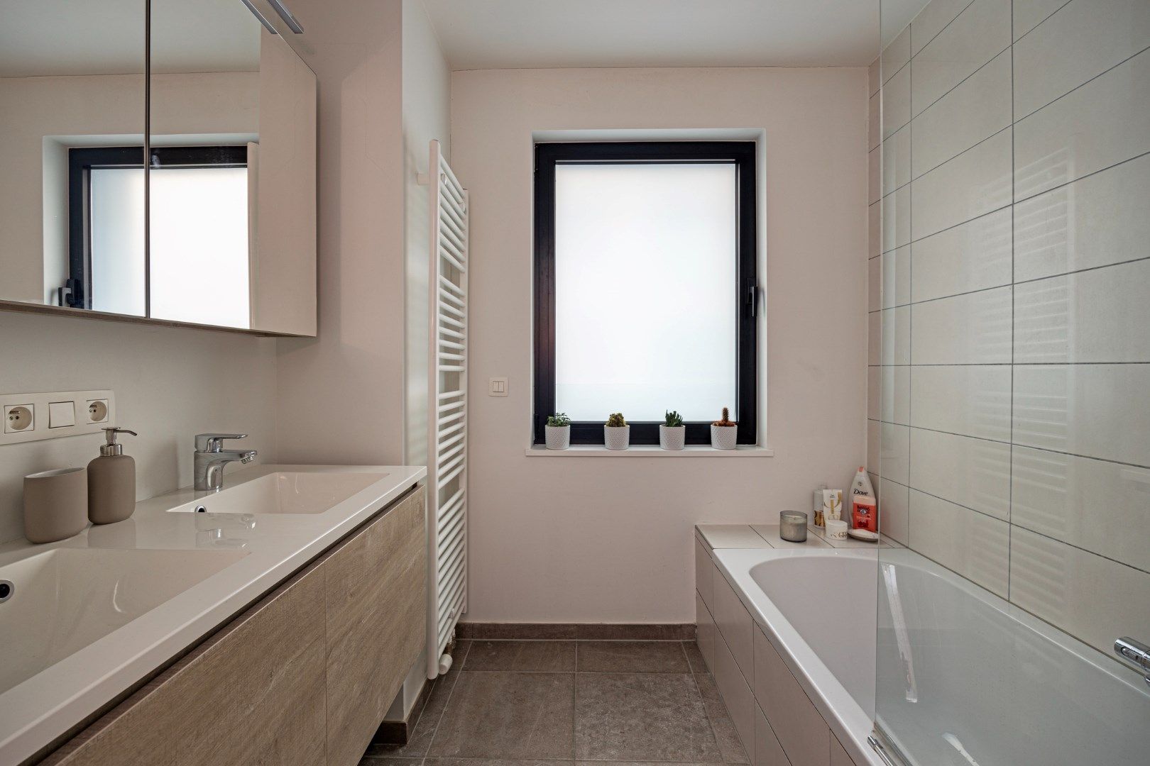 Hoekappartement met zich op water, zuidgericht terras en 2slaapkamers en autostaanplaats foto 10