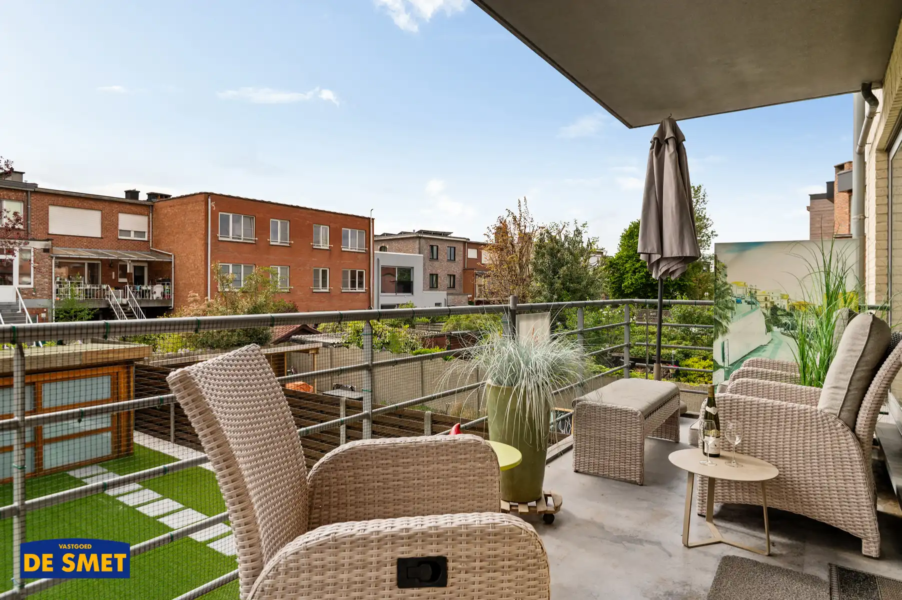 Appartement met lift, terras, garage en 2 autostaanplaatsen foto 2