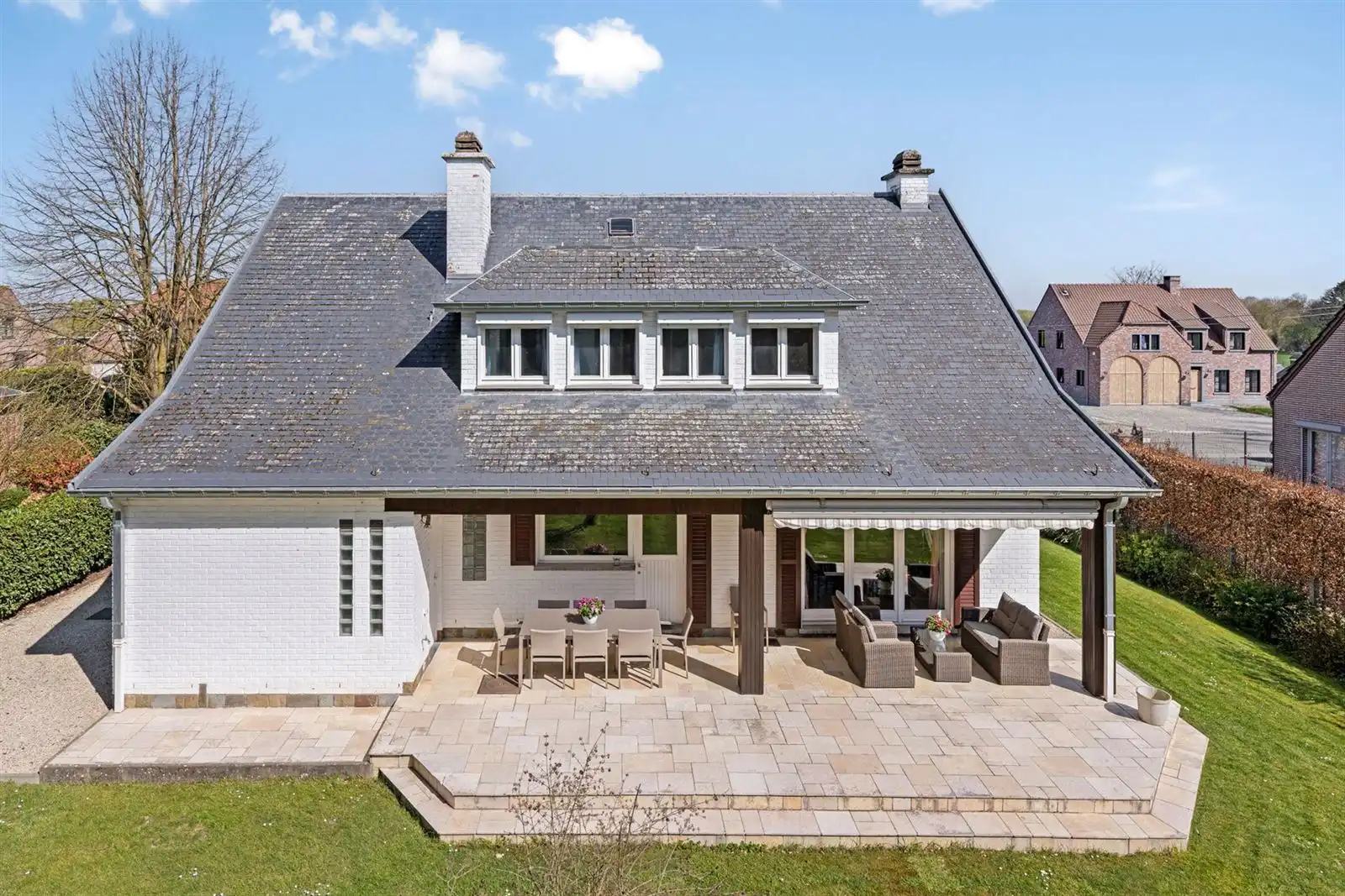 Charmante villa bij het bos van Strihoux foto 24