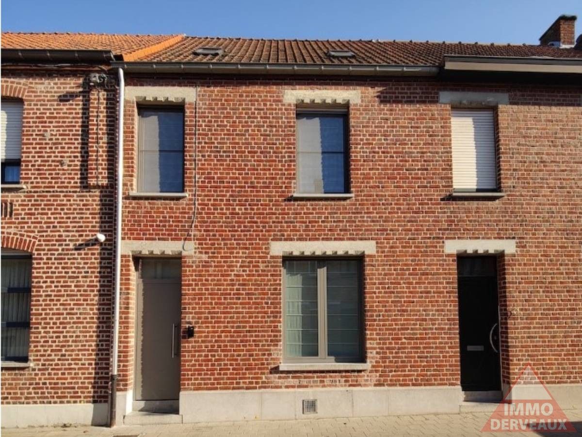 Gerenoveerde, instapklare woning met 3 slaapkamers in het centrum foto {{pictureIndex}}