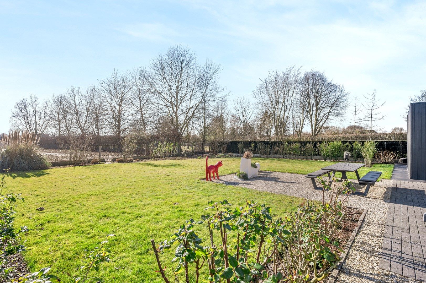 GERENOVEERDE WONING MET 3 SLPKS, TUIN EN RUIME GARAGE (973m²) foto 3