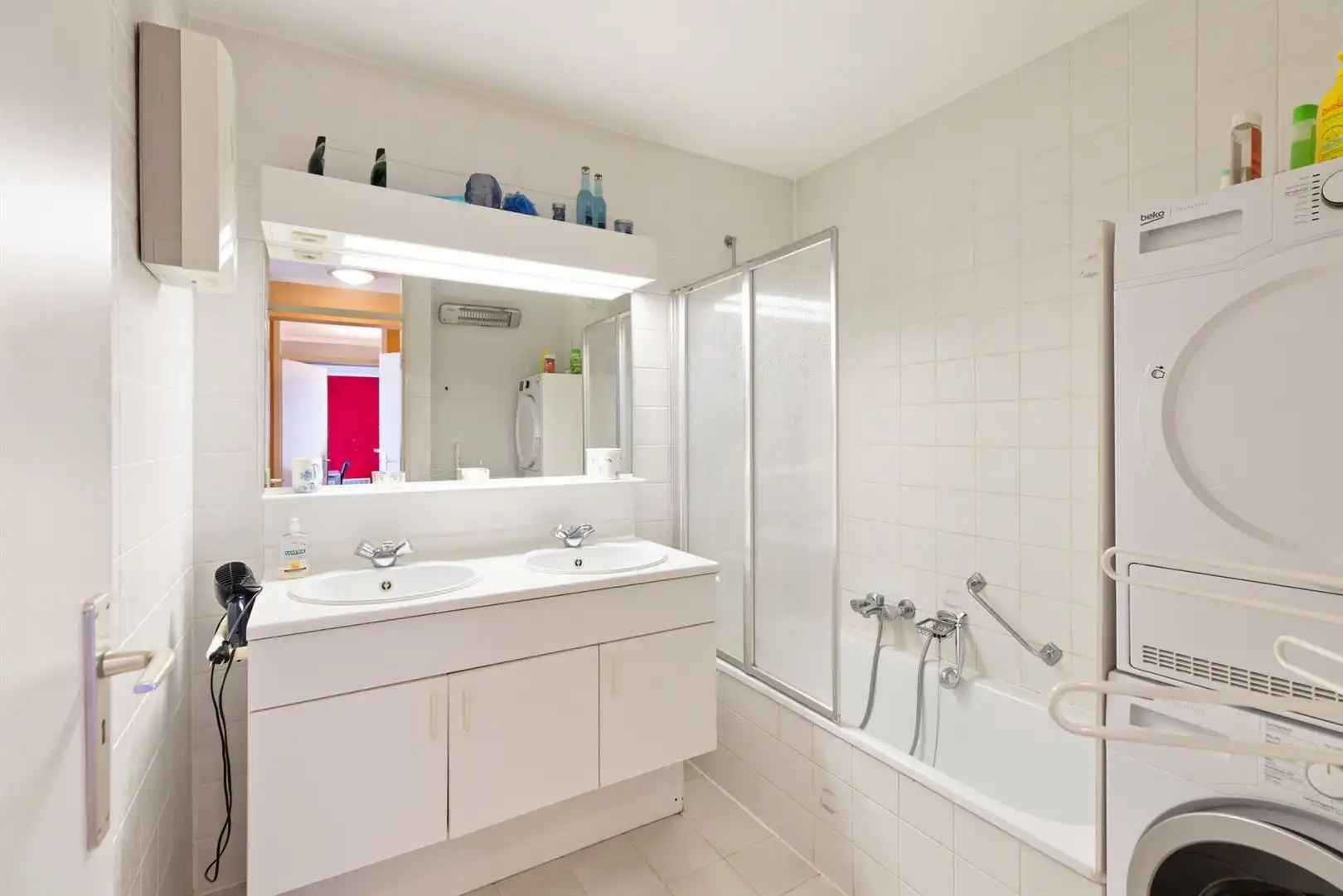 Heel ruim appartement 2 slaapkamers en slaaphoek met zicht op zee foto 14