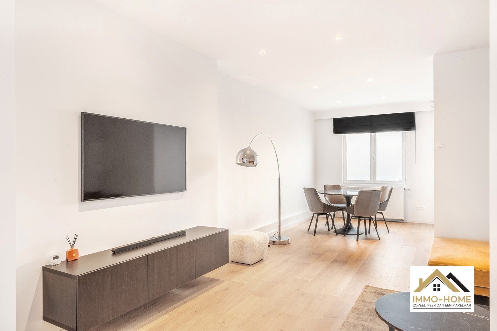 Recent gerenoveerde woning te Lokeren!  foto {{pictureIndex}}