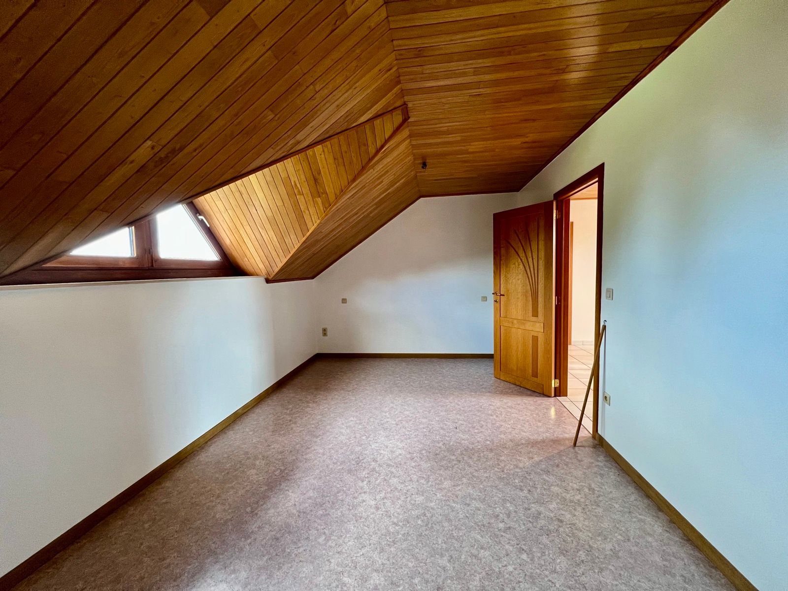 Ruime lichtrijke woning te huur foto 31