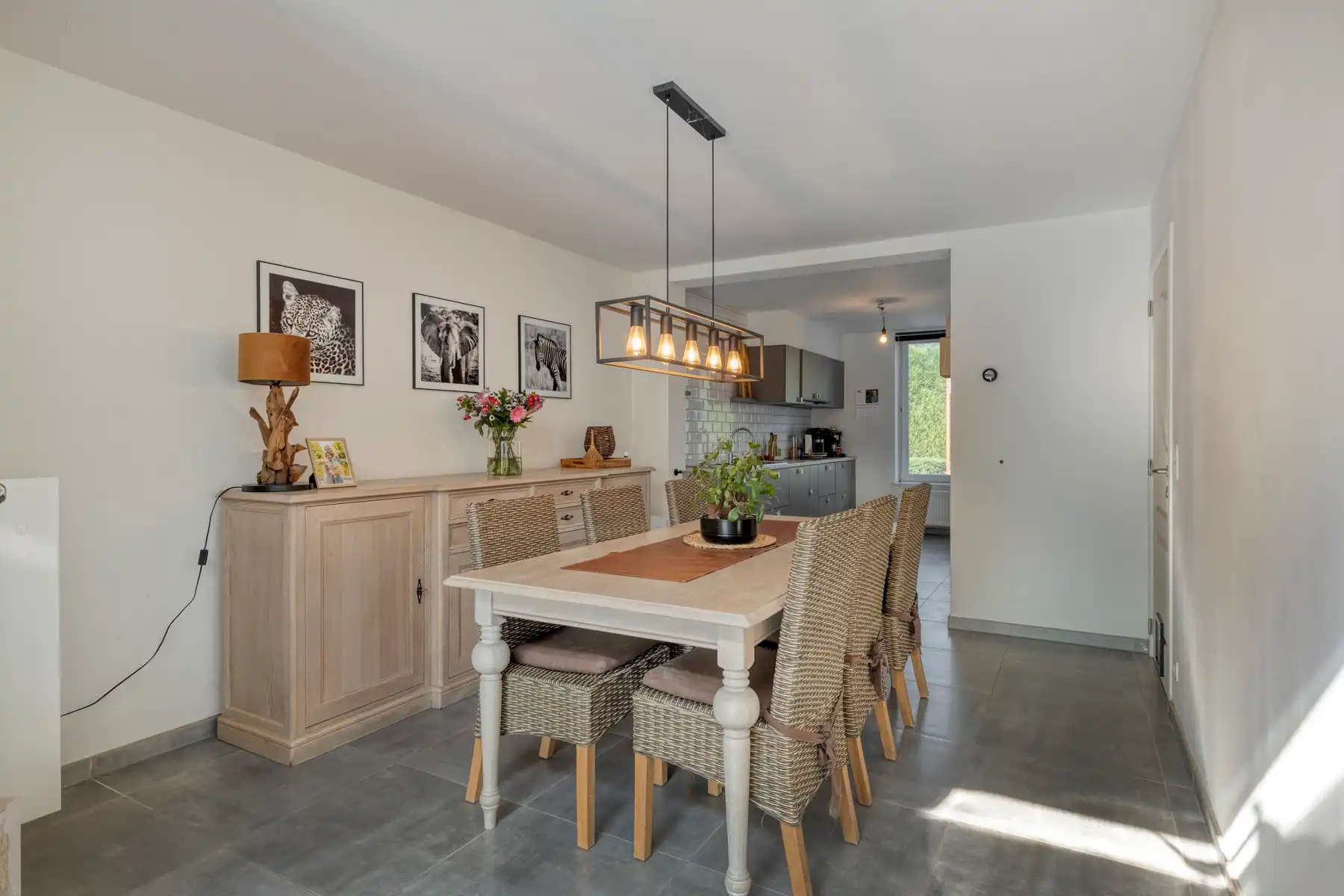 Instapklare HOB met 3 slaapkamers, tuin en 2 garages foto 8