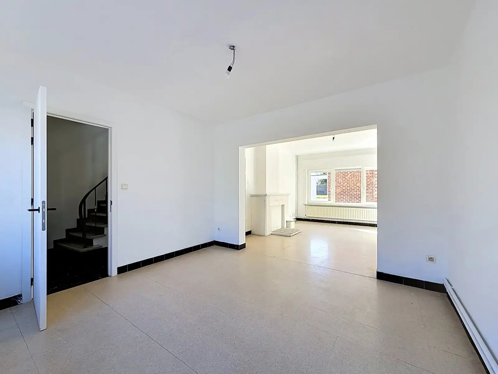 Gezinswoning met 3 SLPK, Tuin én Garage! foto 3