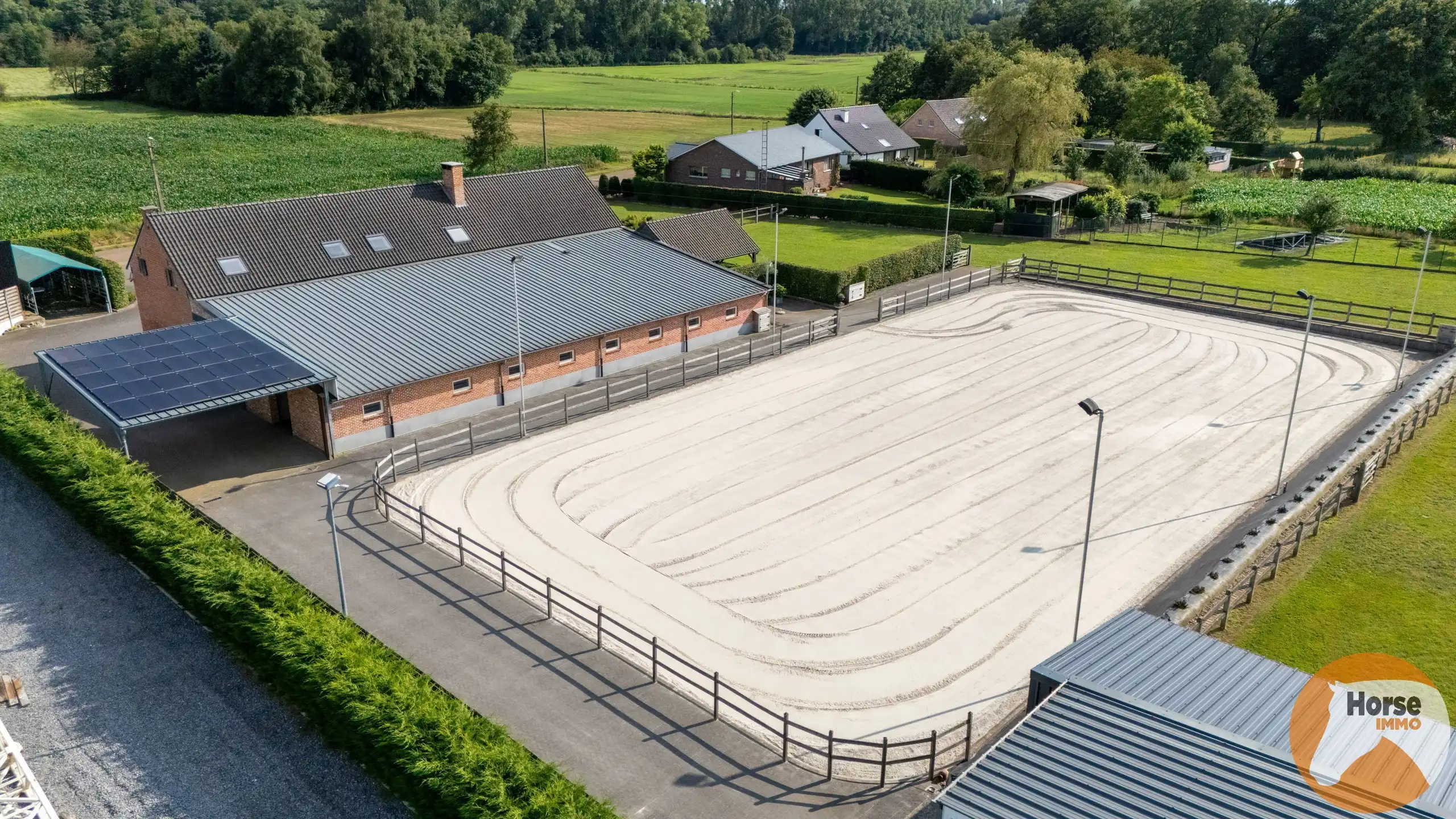 HEUSDEN-ZOLDER - Hoeve met paardenaccommodatie foto 5