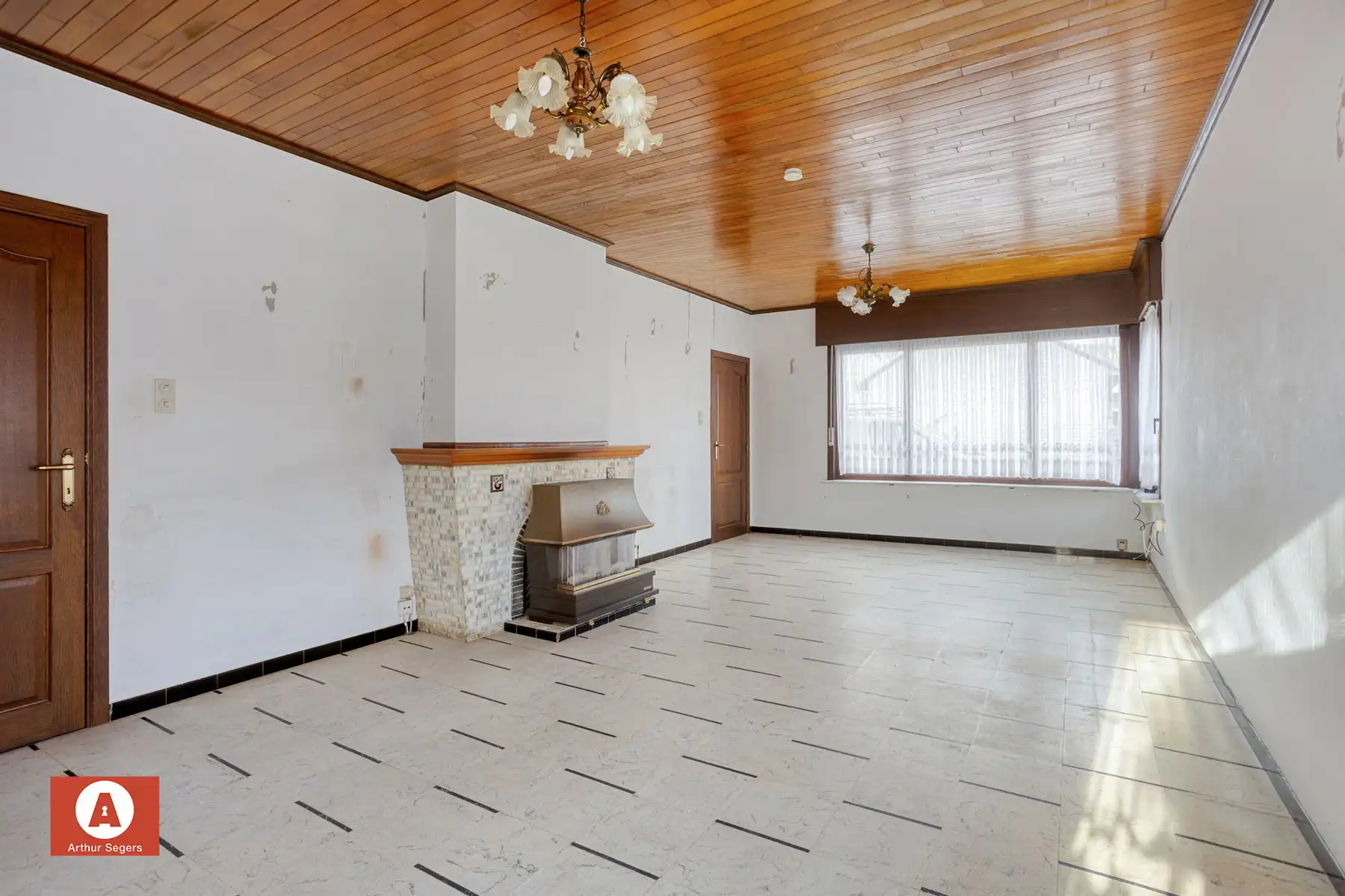 Halfopen bebouwing op zeer centrale ligging foto 6