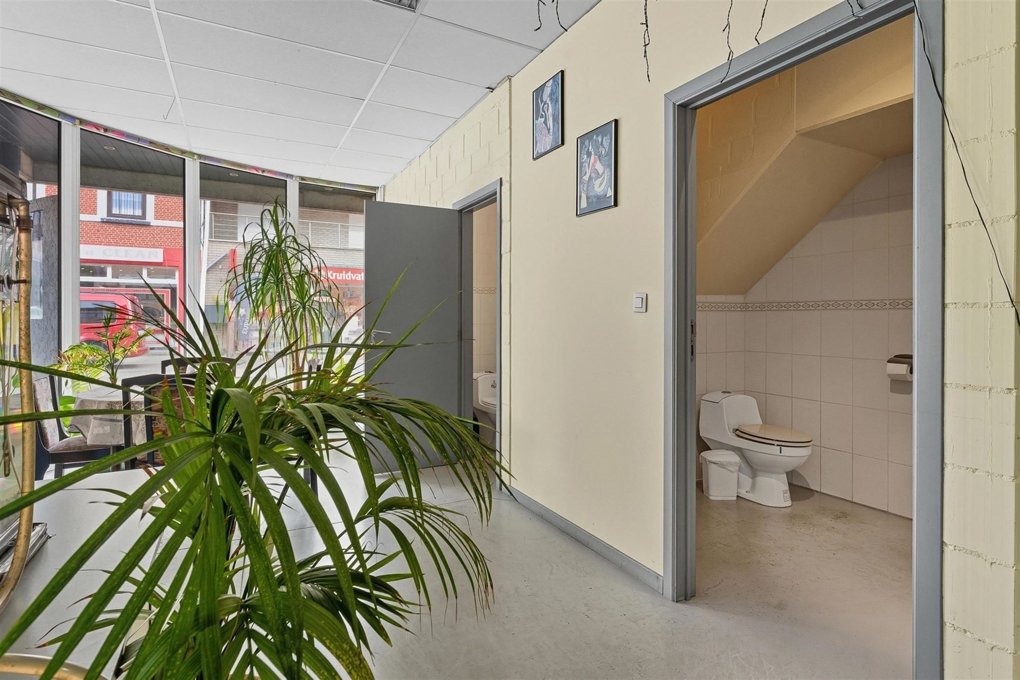 RUIM HANDELSPAND VAN 210M² MET OPEN FLEXIBELE INDELING IN KOERSEL CENTRUM foto 9