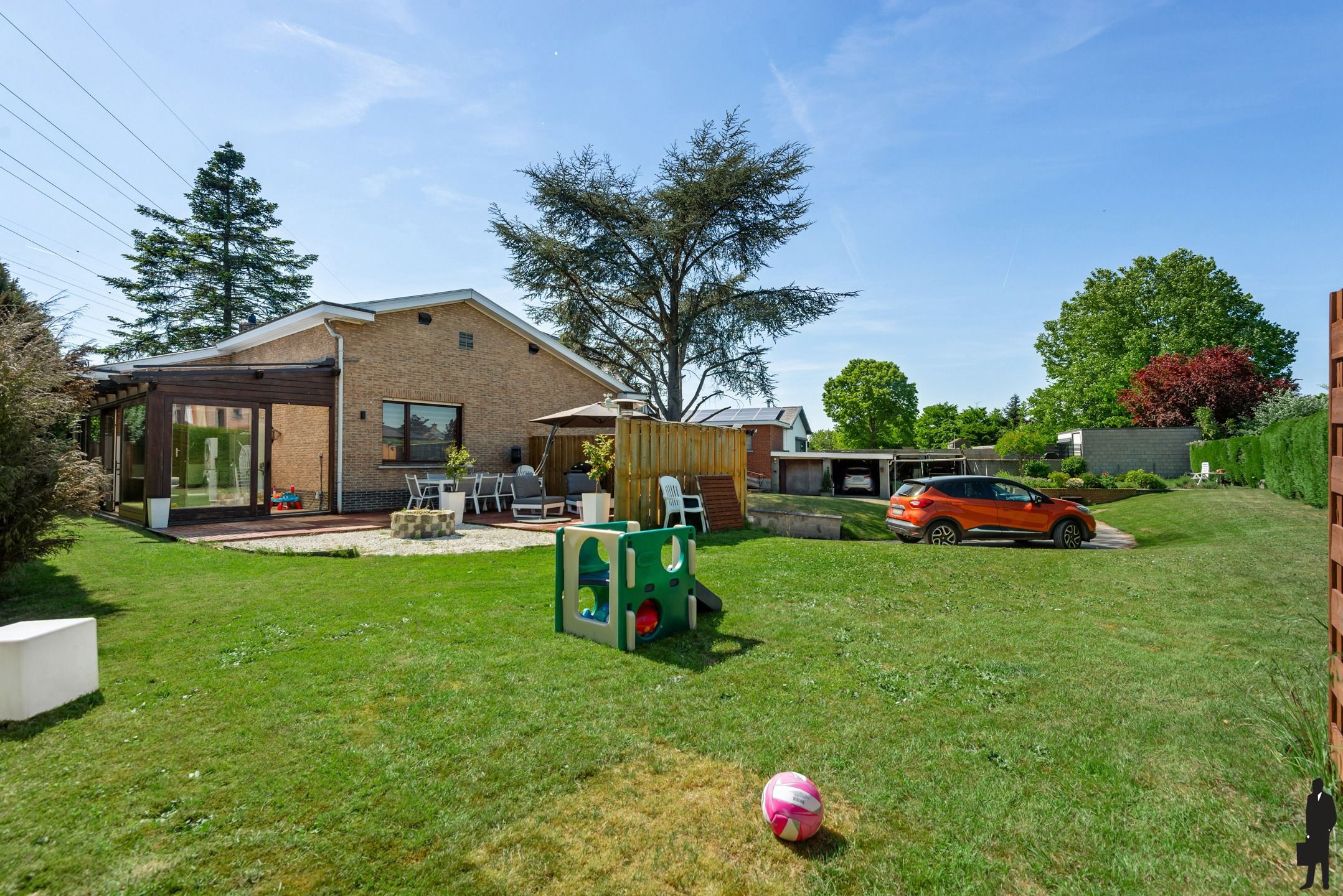 Welgelegen charmante laagbouwvilla met 3 slpks en ruime tuin foto 6