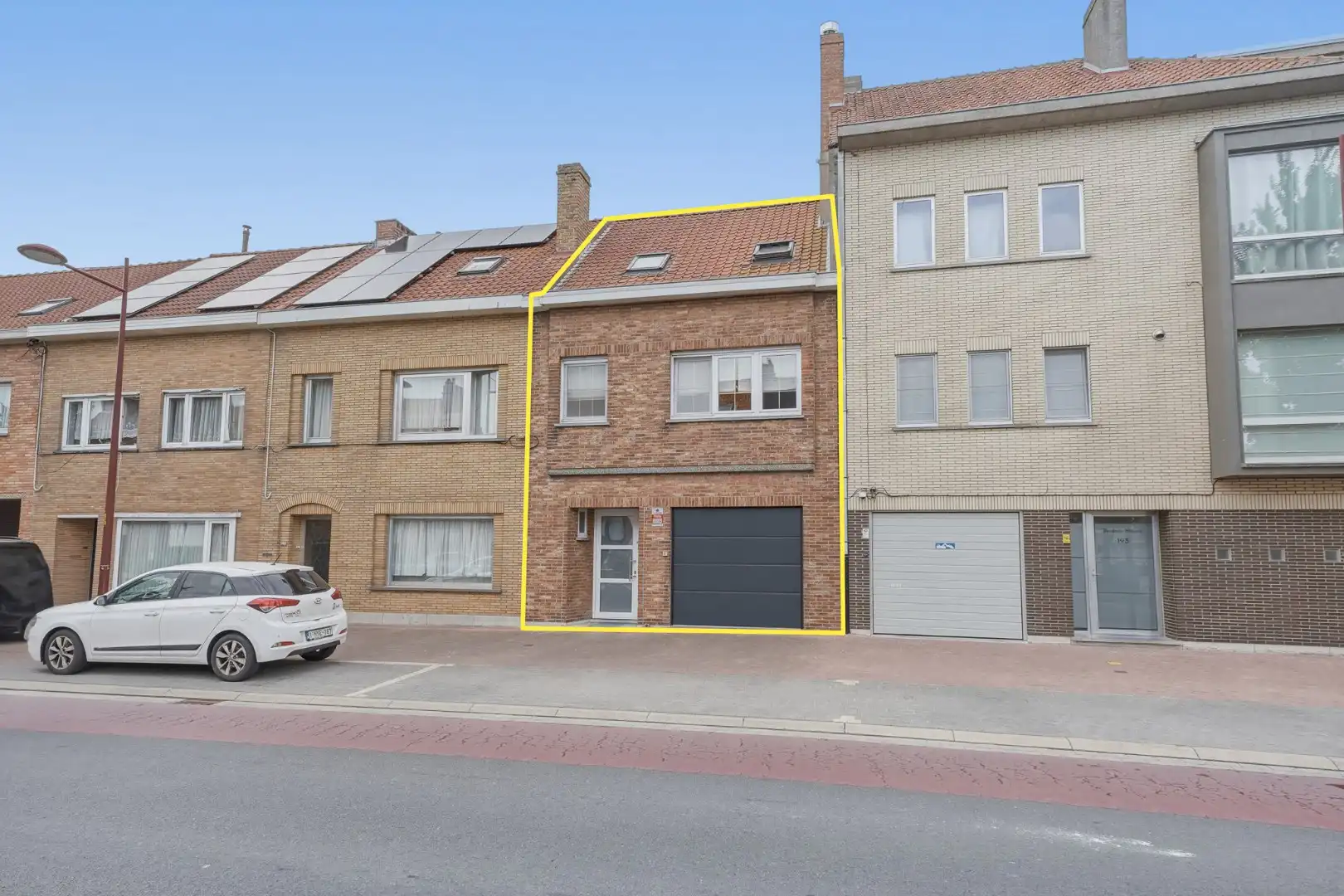 Instapklare woning met 4 slaapkamers te Oostende foto {{pictureIndex}}