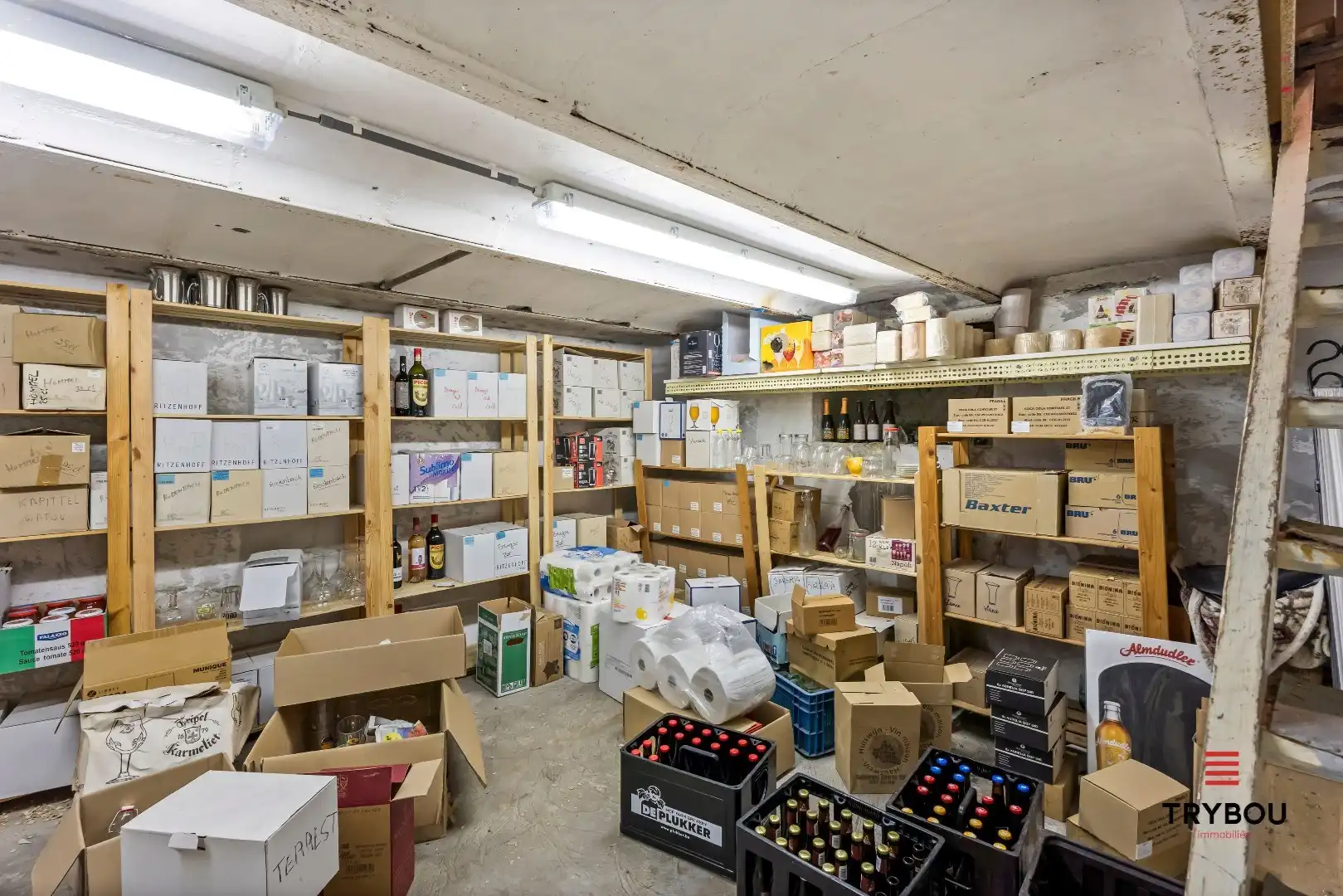 Prachtig handelspand met woonst op centrale ligging te Merkem. foto 13