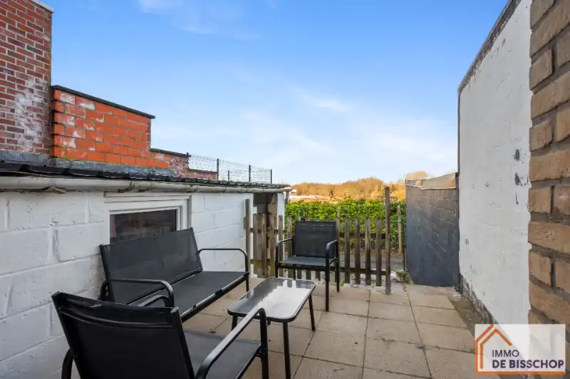 Gezellige woning met 2 slaapkamers, tuin en 2 autostaanplaatsen foto 17