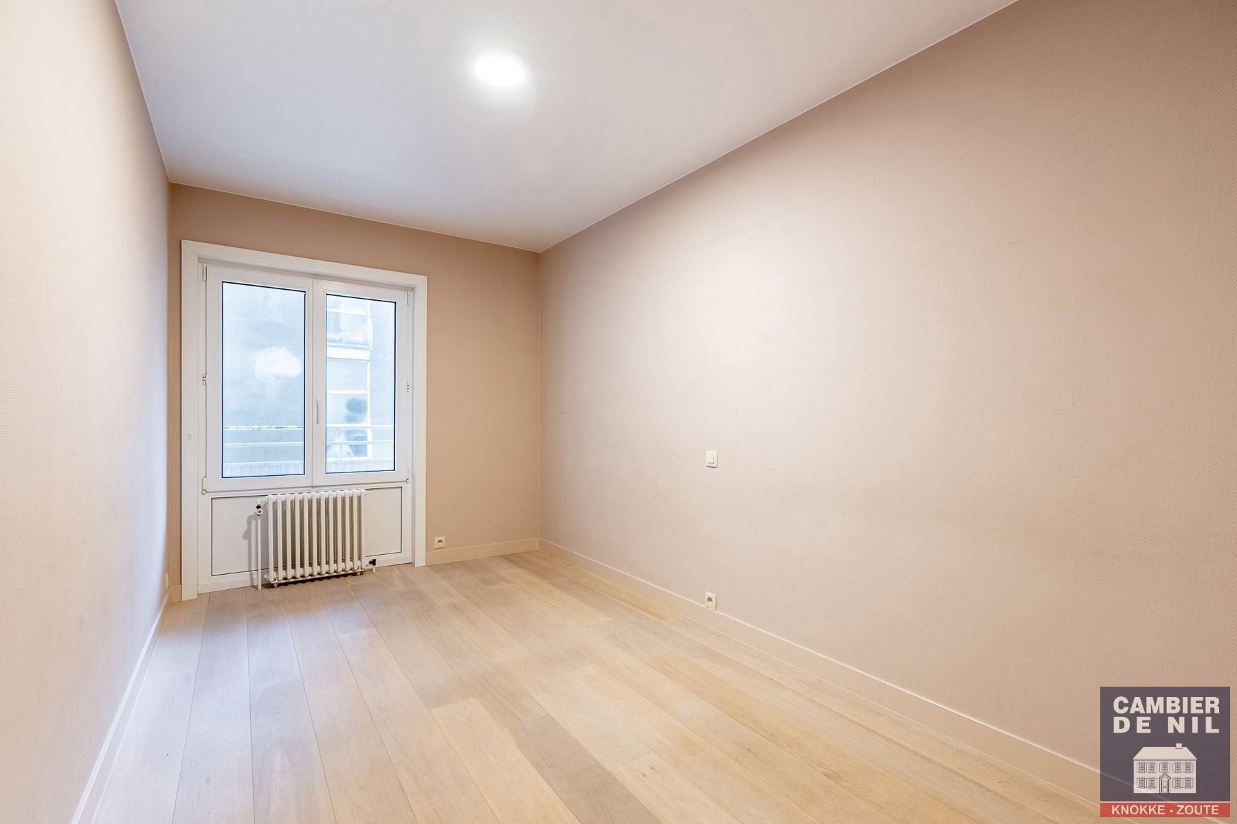 Lichtrijk, ongemeubeld, 3-slaapkamerappartement met frontaal zeezicht aan Albertplein – Hartje Zoute foto 20