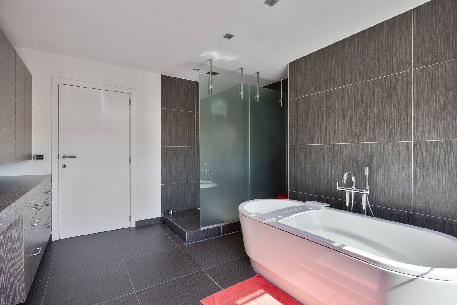 Stijlvol wonen in As: ruime, instapklare woning met tuin en garage foto 30