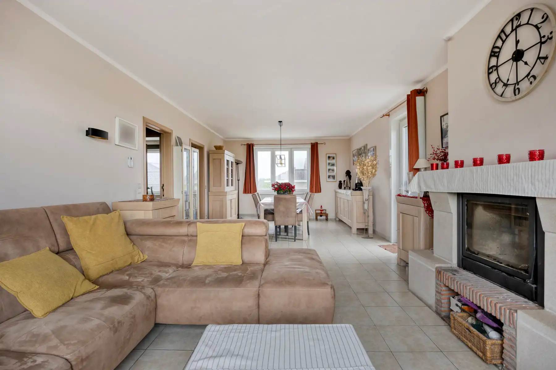 Zeer ruim appartement(3slpks) met 2 garages + zolder + tuin  foto 6