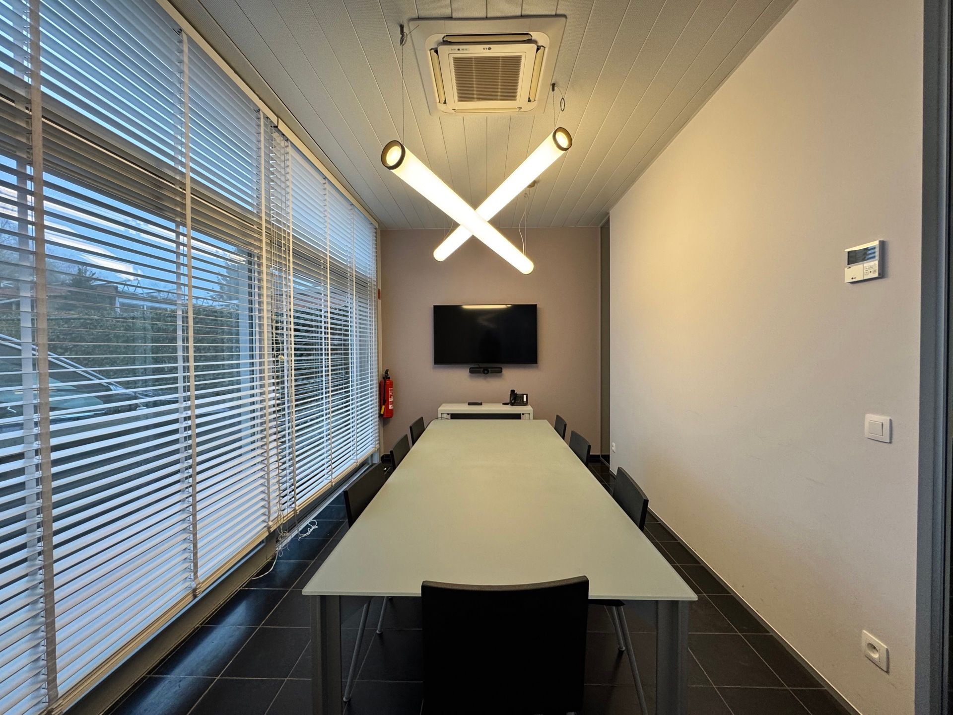 Instapklaar kantoor te huur te Ekeren! foto 9