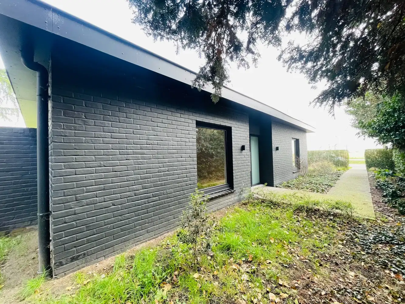 Damme, vlakbij Moerkerke Tot in de puntjes LUXUEUS  gerenoveerde ENERGIEZUINIGE open bebouwing , alles op het gelijkvloers foto 5