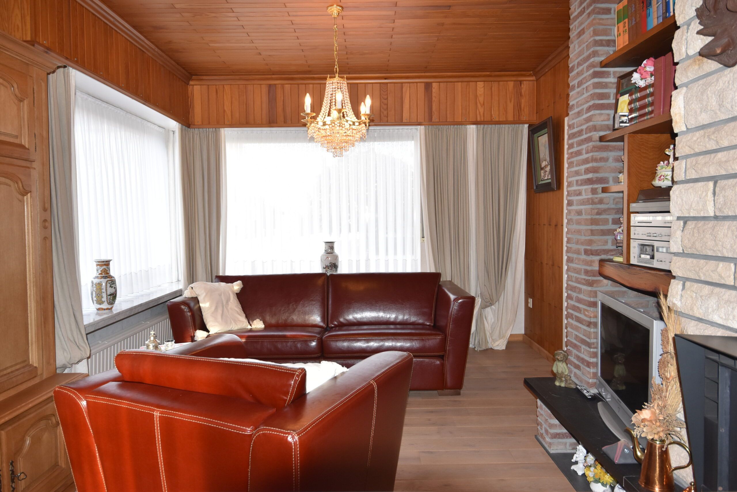 Halfopen bebouwing met 3 slaapkamers en garage. foto 6