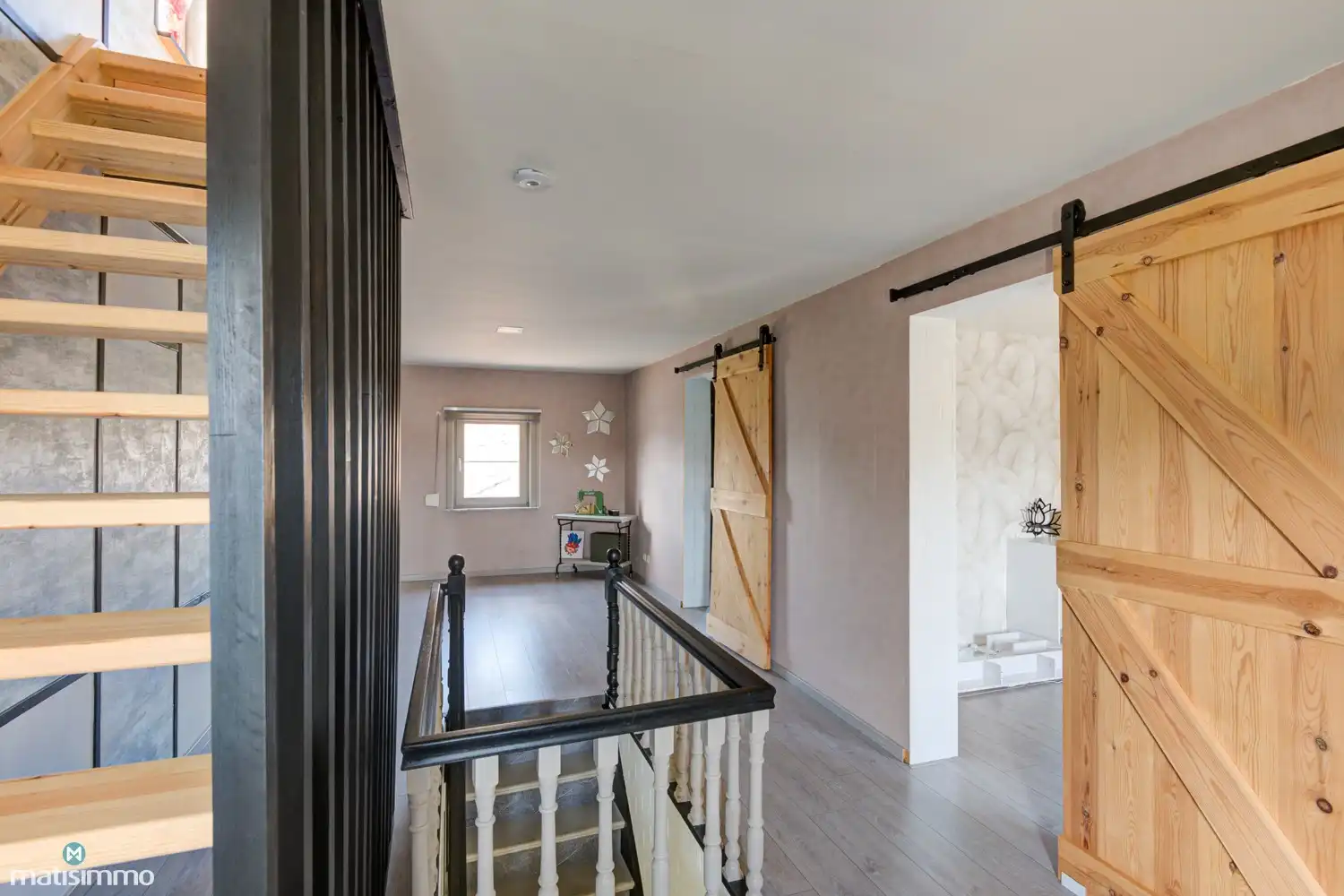 GERENOVEERDE, INSTAPKLARE VRIJSTAANDE WONING MET 3 SLAAPKAMERS IN NEEROETEREN (MAASEIK) foto 19