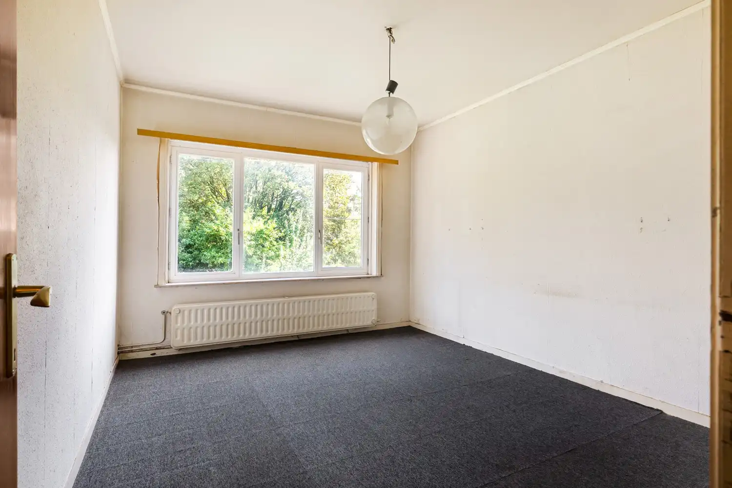 Te renoveren 2 slaapkamer appartement te Deurne foto 11