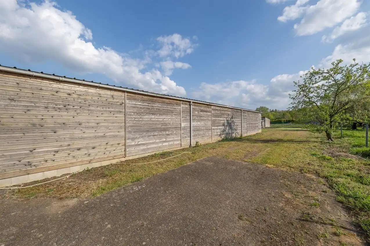 Te renoveren woning met ruimte, rust en potentieel foto 35