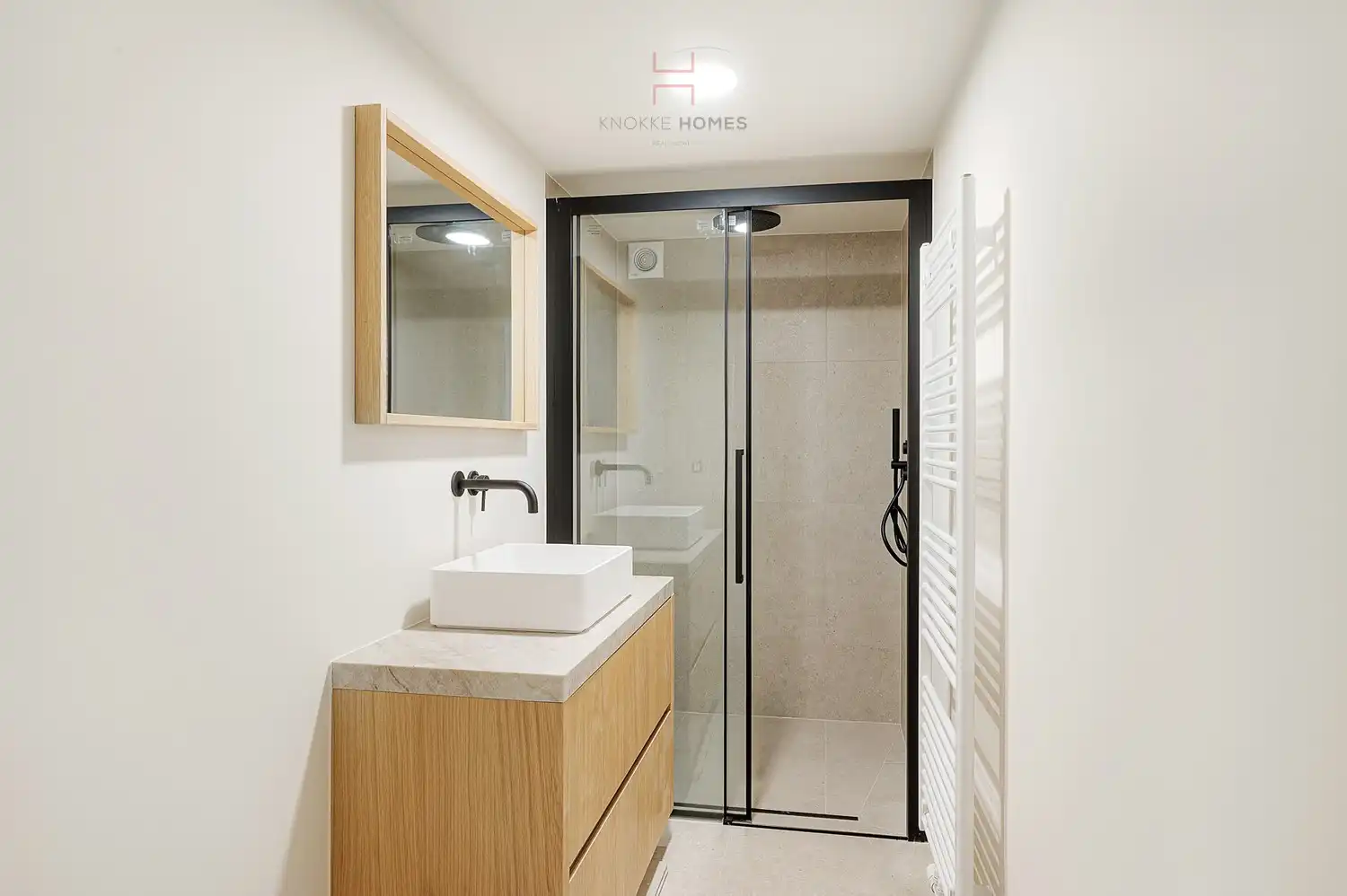 Uitzonderlijk gerenoveerde koppelvilla op topligging in Duinbergen foto 41