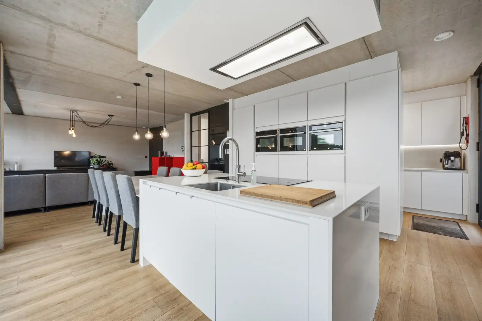 Moderne villa in een rustige en groene omgeving foto 8