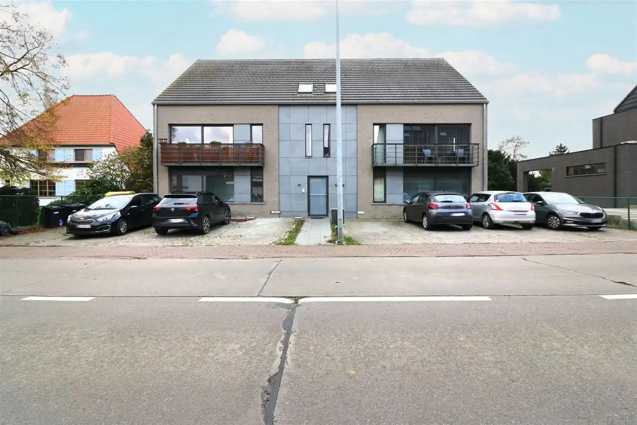 Duplexapp., 2 slpk, autostaanplaats, nabij station foto {{pictureIndex}}