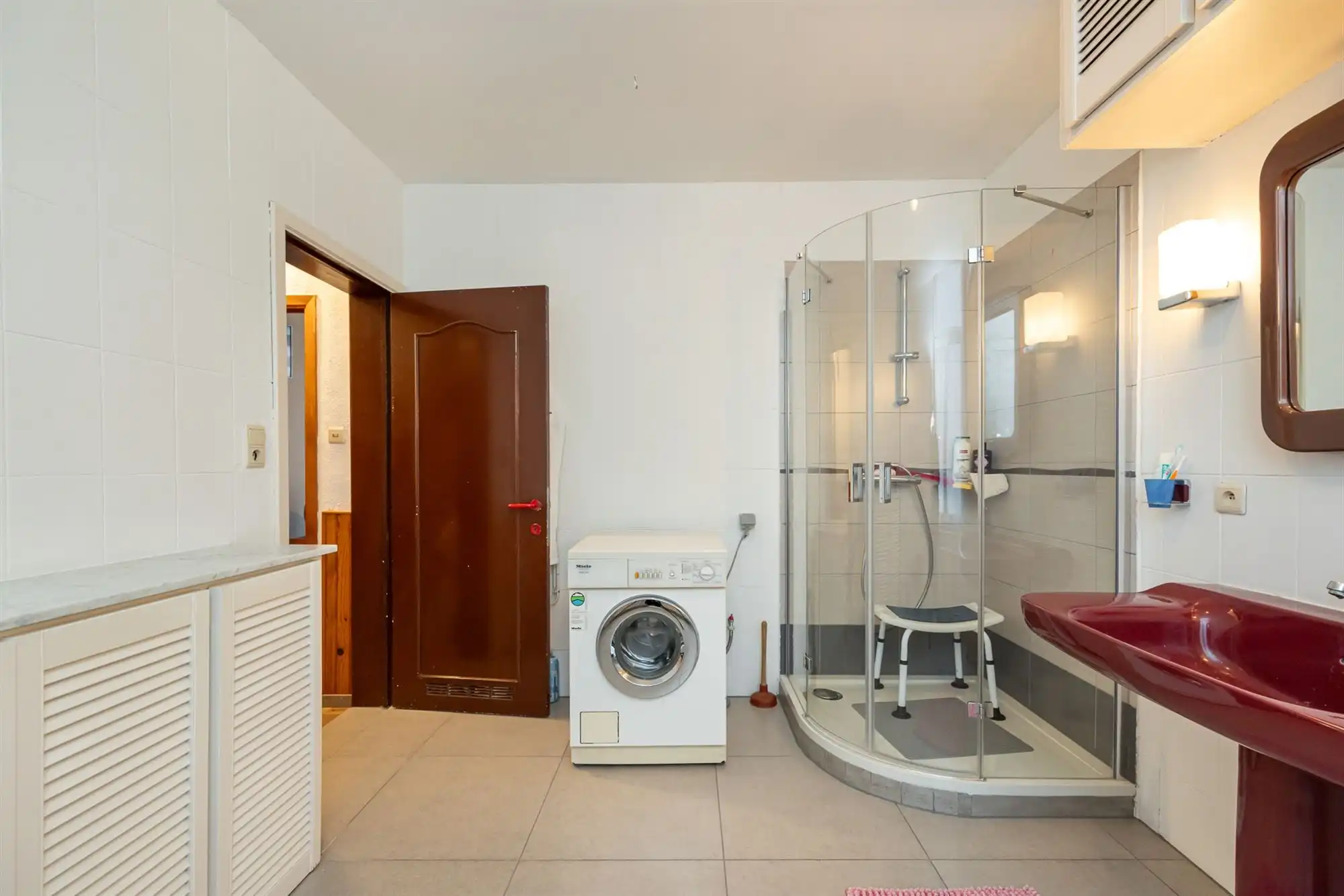 Instapklare gezinswoning met 3 slpkmrs. foto 9