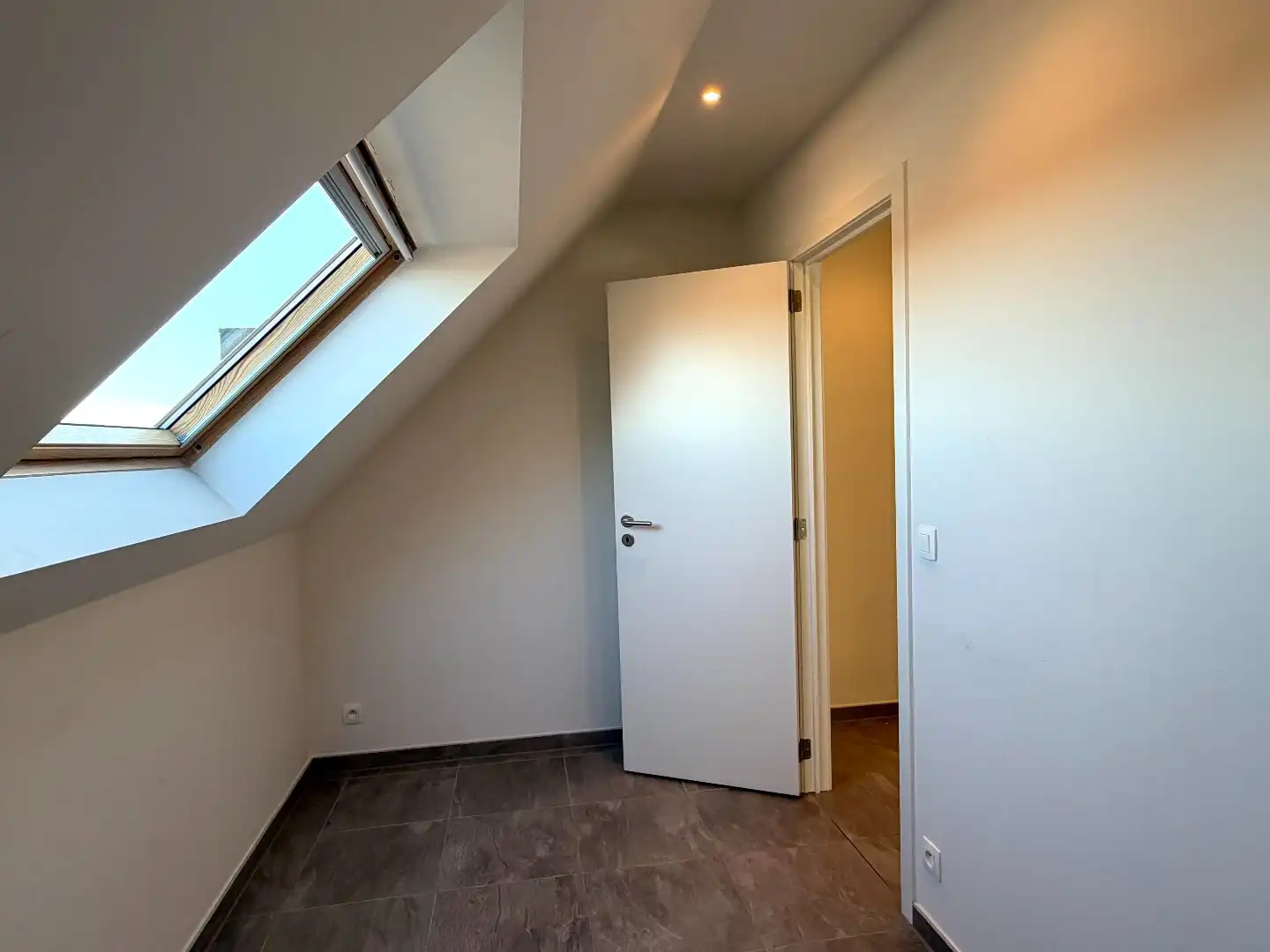 Dakappartement met 2 slaapkamers, 2 terrassen, garage én staanplaats! foto 15