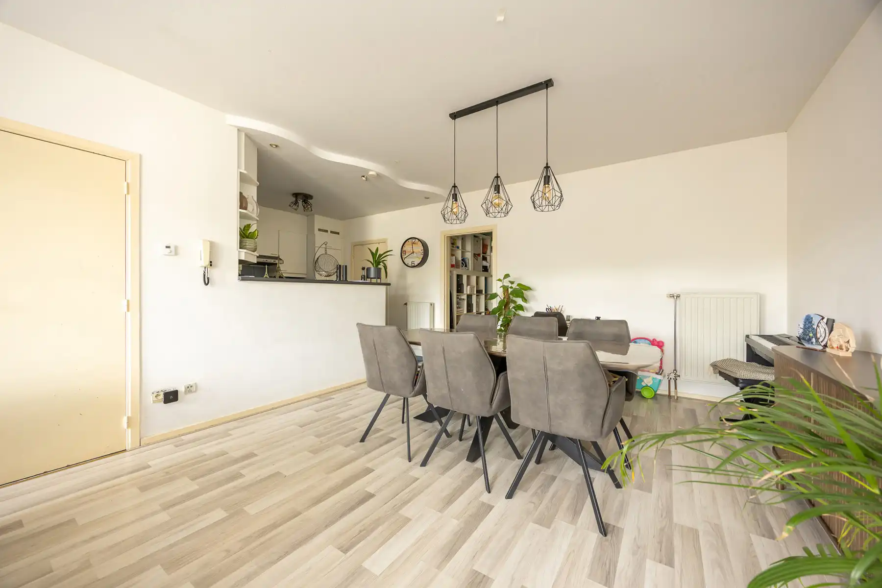 Een appartement op de 2de verdieping met 2 slaapkamers, terras en garage.  foto 5