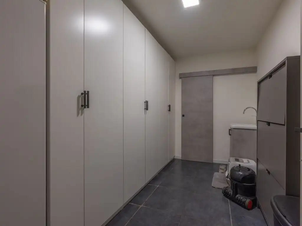 Stijlvol ingerichte woning met handelsruimte in gesloten bebouwing foto 20