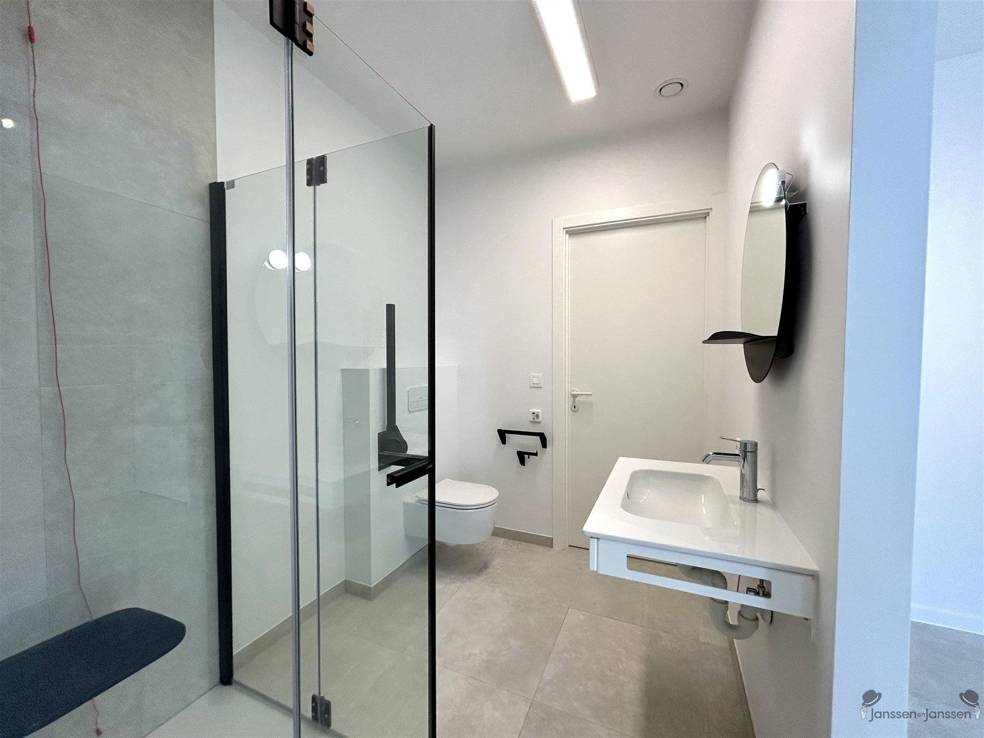 Service flat met 1 slaapkamer foto 12