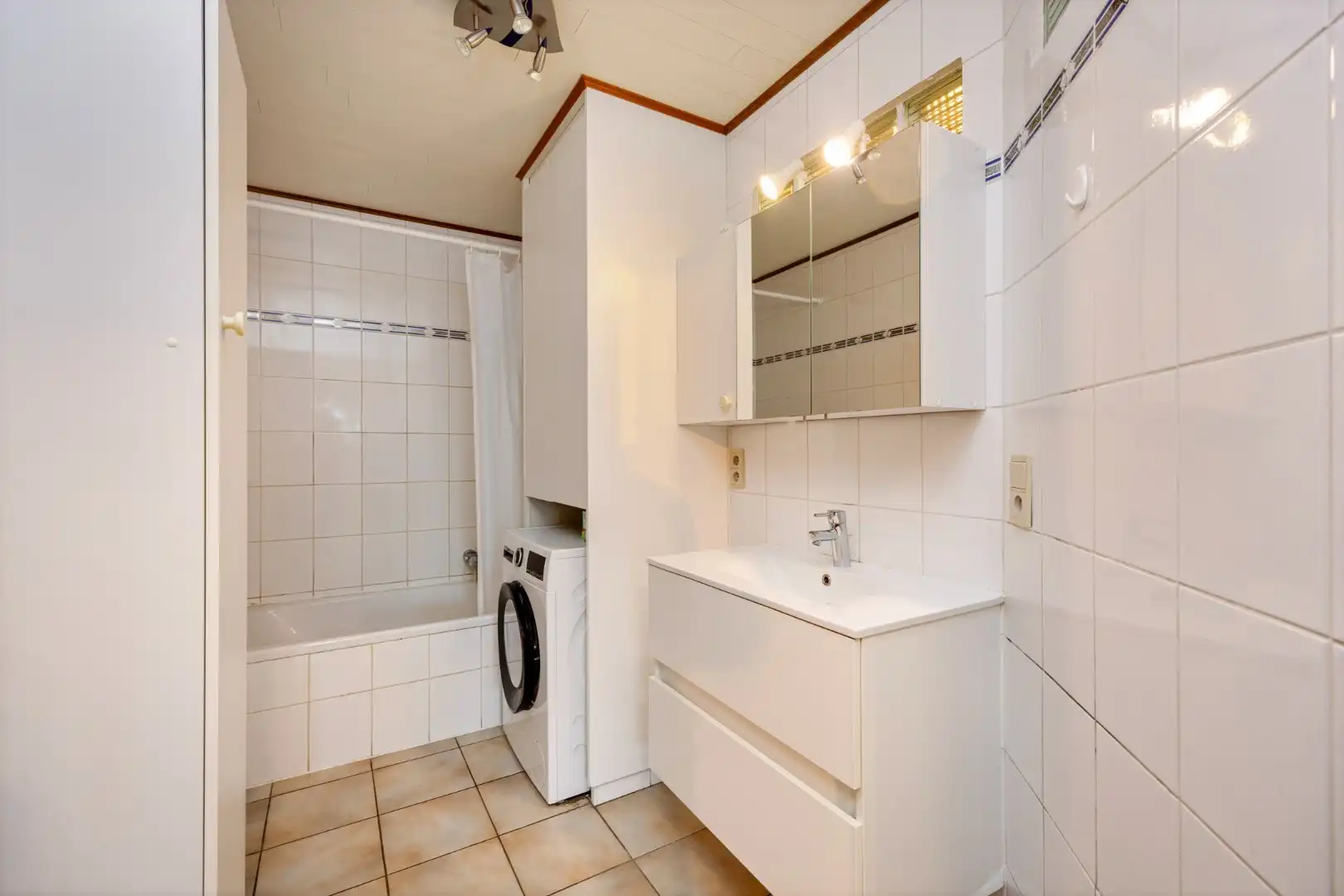 Opbrengsteigendom met handelsgelijkvloers + 2 appartementen foto 27