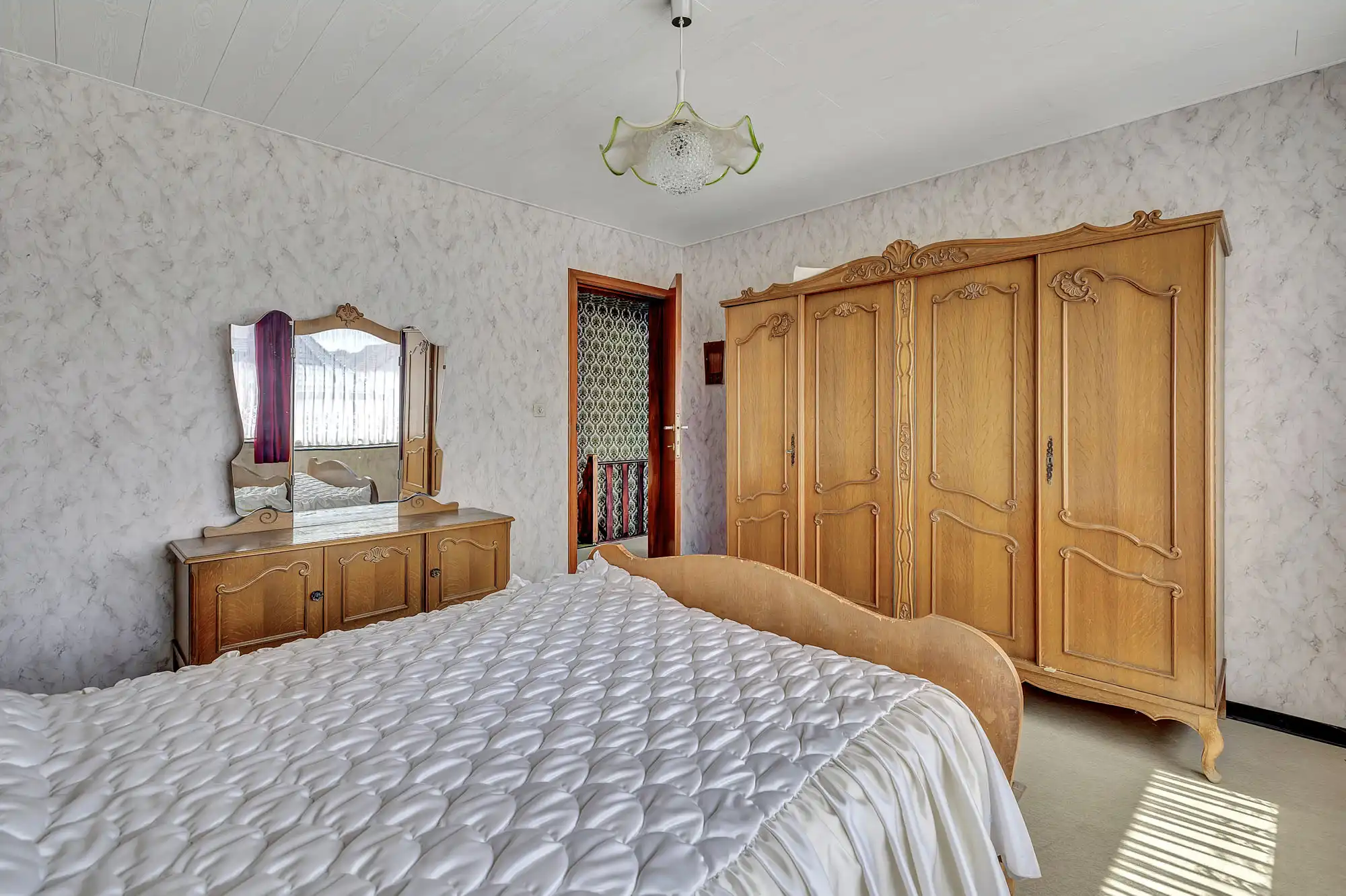 Solide, te renoveren bel-étage op goede ligging foto 19