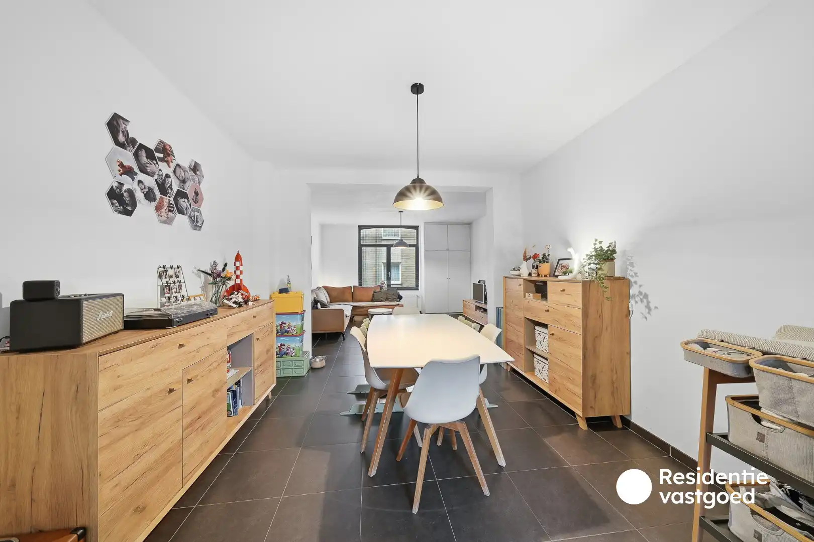 Karaktervolle en instapklare gezinswoning met vier slaapkamers foto 7