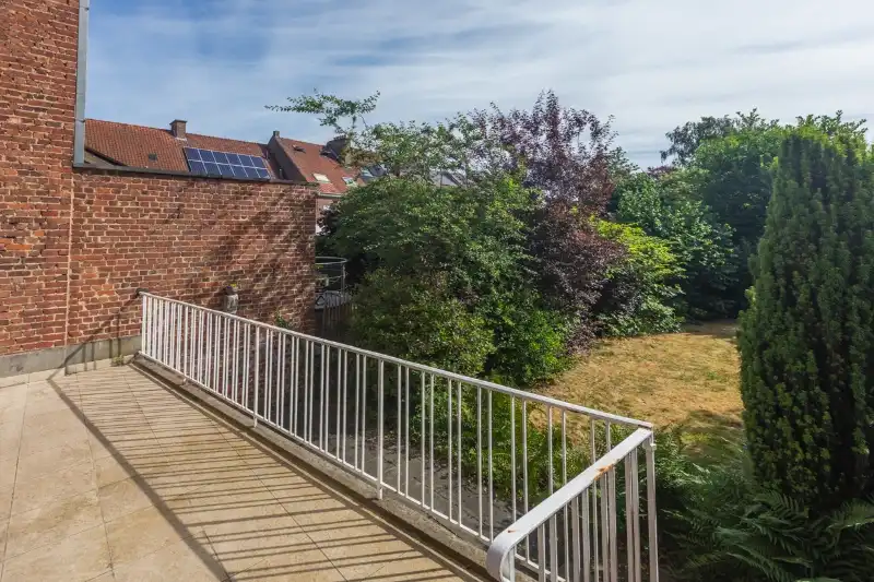 Te moderiseren woning met tuin garage en 3 slaapkamers (meer mogelijk). Sint-Elisabethwijk! foto 2
