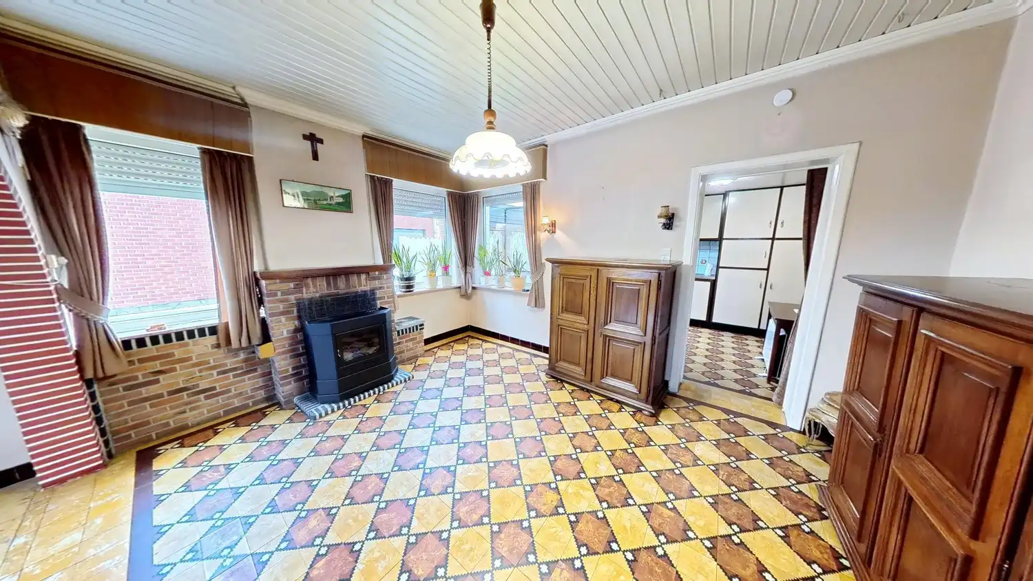 Te renoveren woning met uitbreidingsmogelijkheden! foto 5