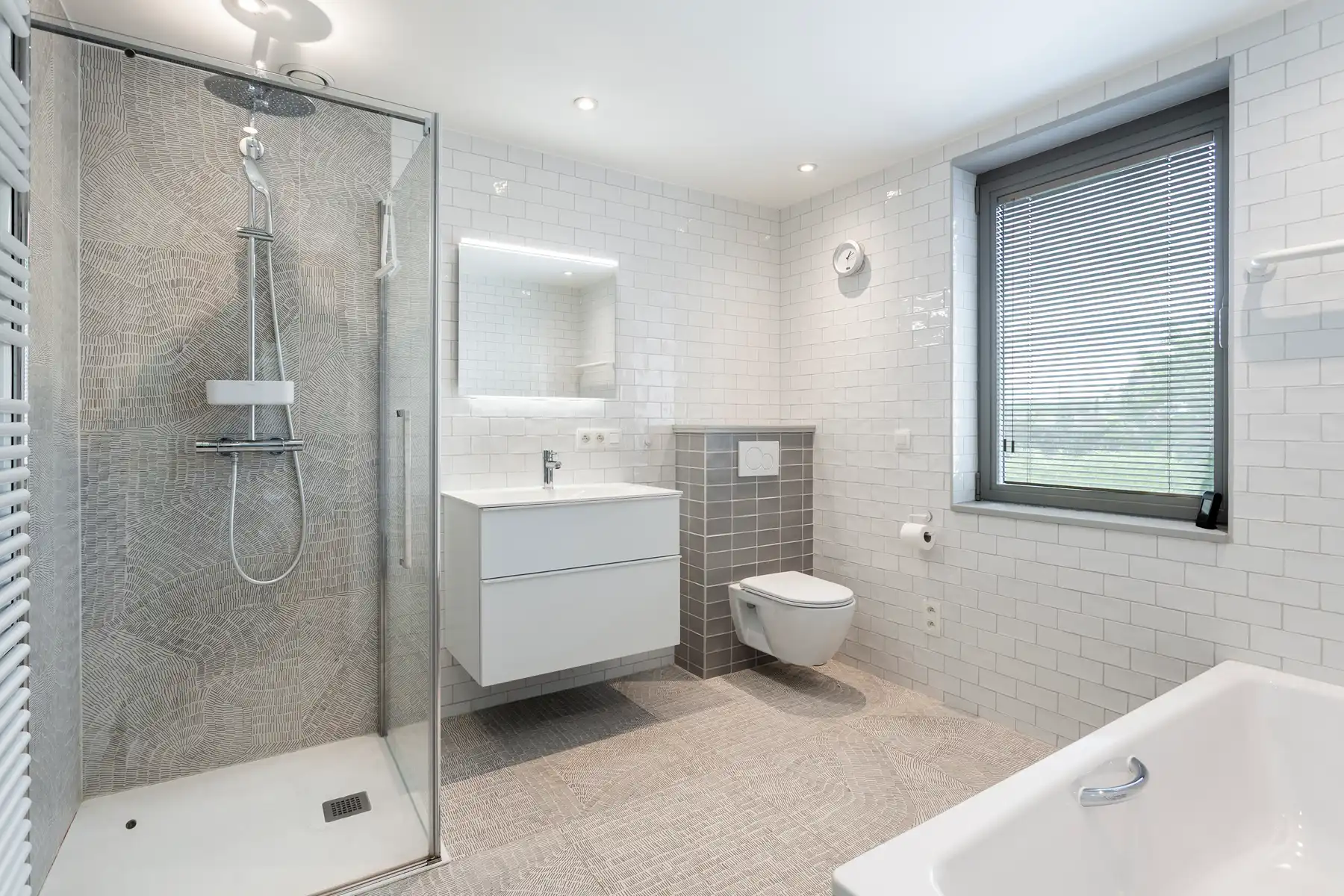 Ruime gezinswoning met zonnige tuin op toplocatie! foto 16
