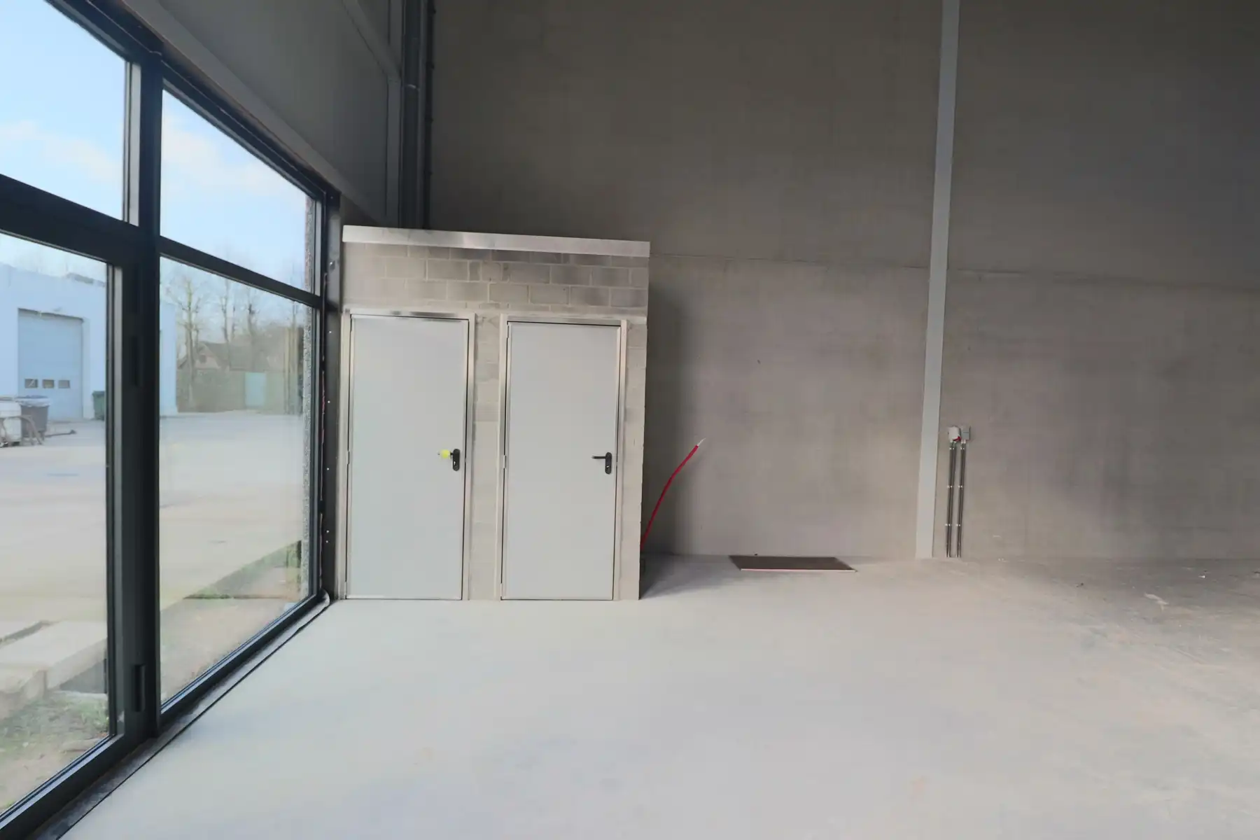 Een nieuwbouw opslag- / bedrijfsruimte van 275 m². foto 3