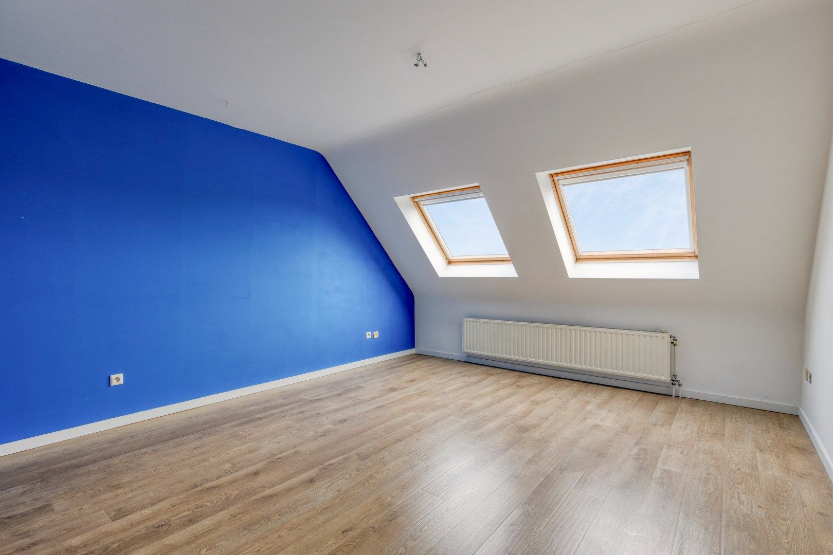 Riant dakappartement met terras en garage foto 10